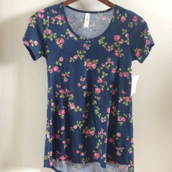 LuLaRoe Tops - Lularoe classic tee XXS - floral roses on navy NWT